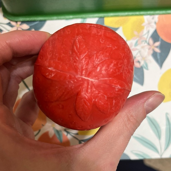 Vintage Avon Strawberry soap and napkin holder set. Gold trim - Picture 8 of 9